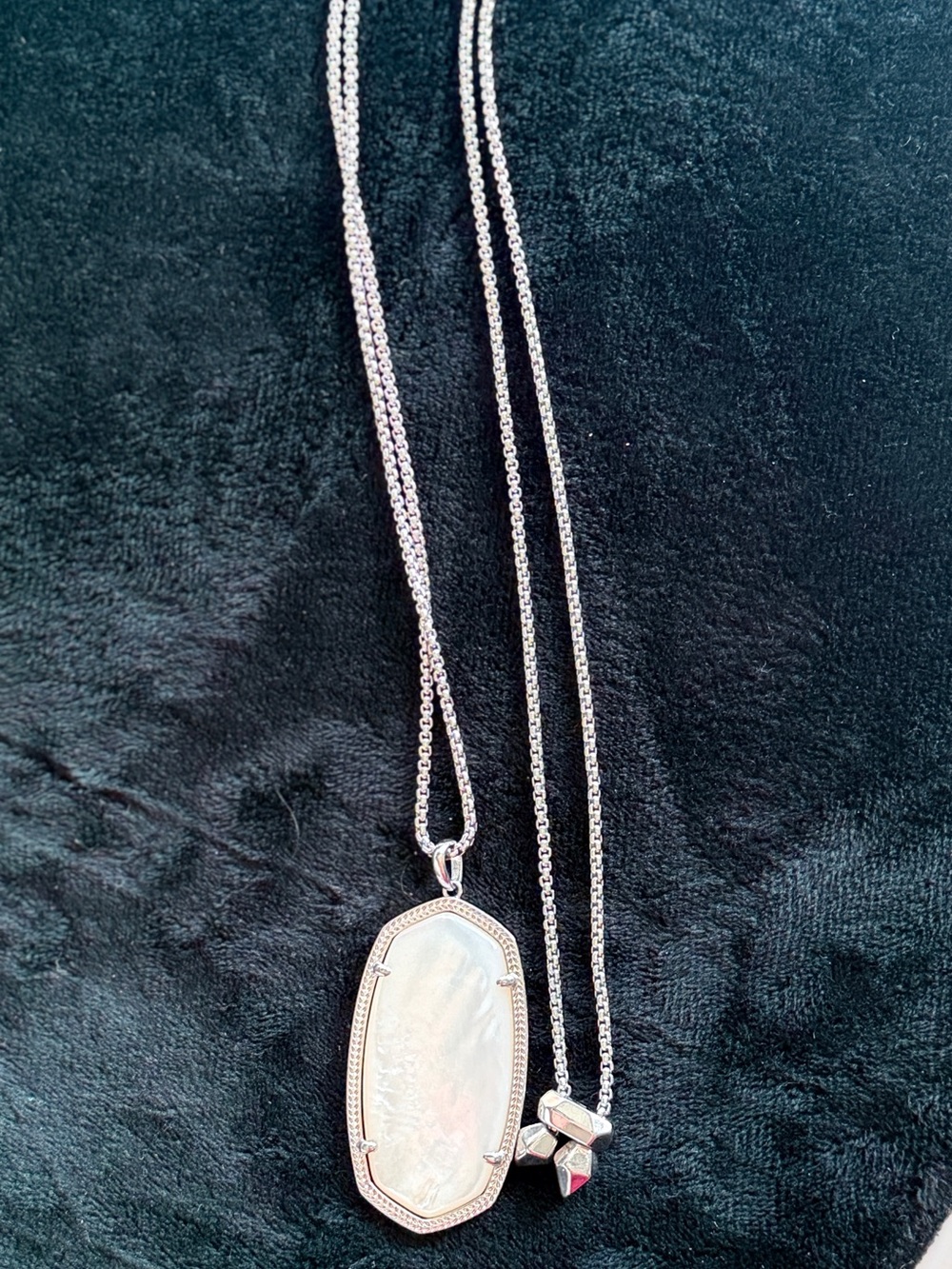 Kendra Scott “Rae” Adjustable Mother-of-Pearl Pendant Necklace